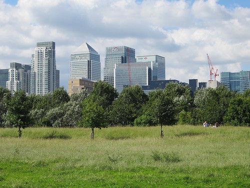 Canary Wharf viewed from Mudchute Park