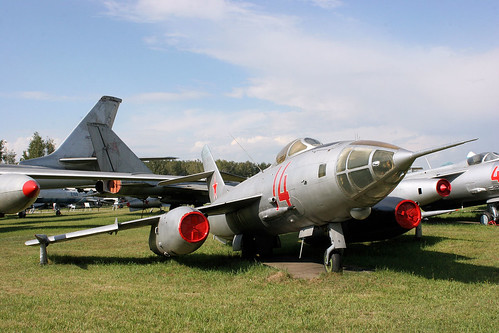 Yakovlev Yak-27R 14 red