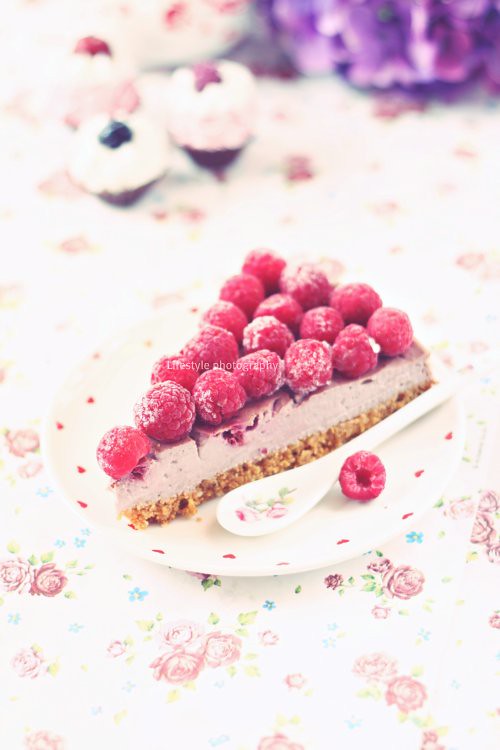 Vegan raspberry cheesecake