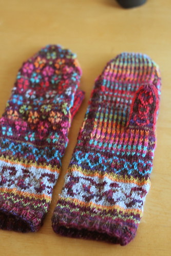 finished: grandmas mittens.
