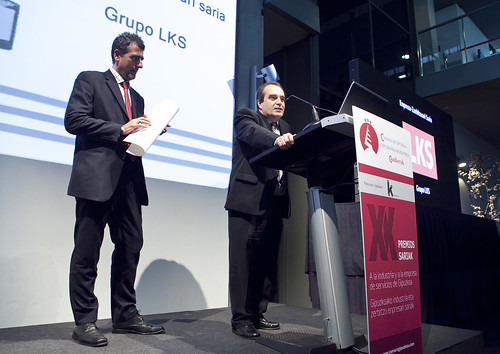 Alberto Gorroñogoitia recibió el premio en nombre de LKSn