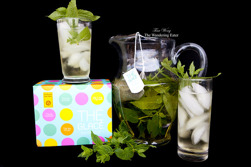 Thé Glacé: Thé des Sources blend with fresh mint from my garden