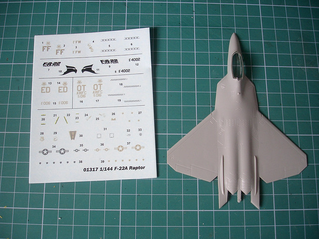 F-22A Raptor (1:144 Trumpeter) - Decals and top of hull with canopy