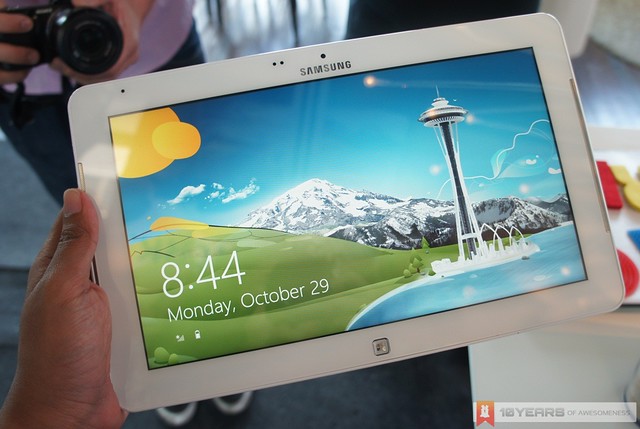 [Preview] Samsung ATIV Smart PC Series in White