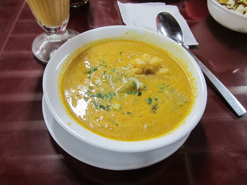 Quito: une soupe typique de maïs et légumes. Miam miam !