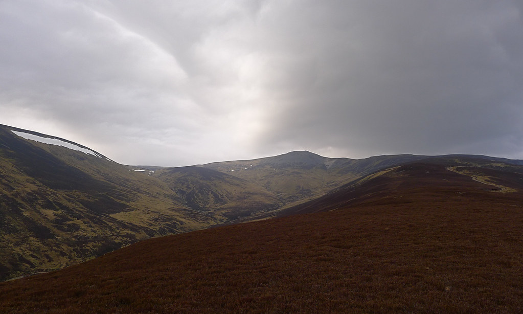 The long ridge to Carn a' Chlamain