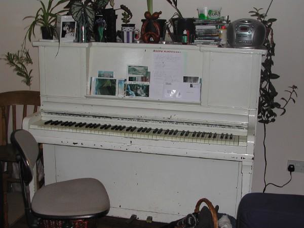 The bright white piano from DIY