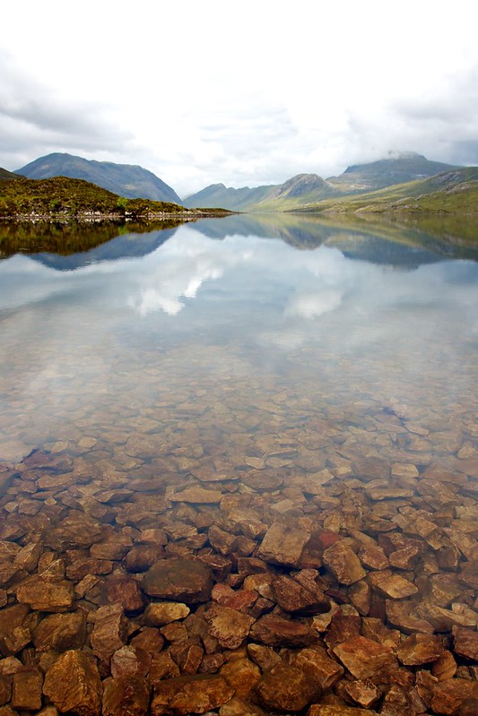 Clear waters of Lochan Fada