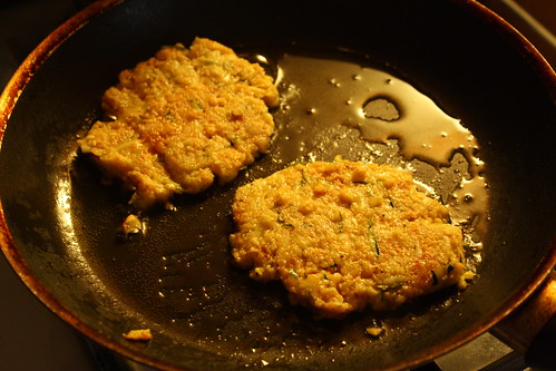 cooking zucchini cakes