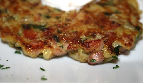 29 - Bärlauch-Schinken-Rösti / Bear's garlic ham potato pancake - CloseUp