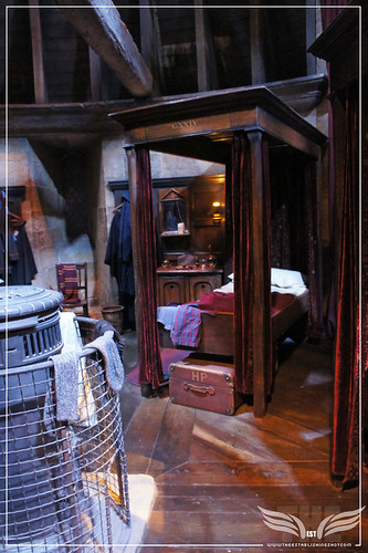 The Establishing Shot: The Making of Harry Potter Tour - Interior Sets Gryffindor Boy's Dormitory - Harry Potter's bed by Craig Grobler