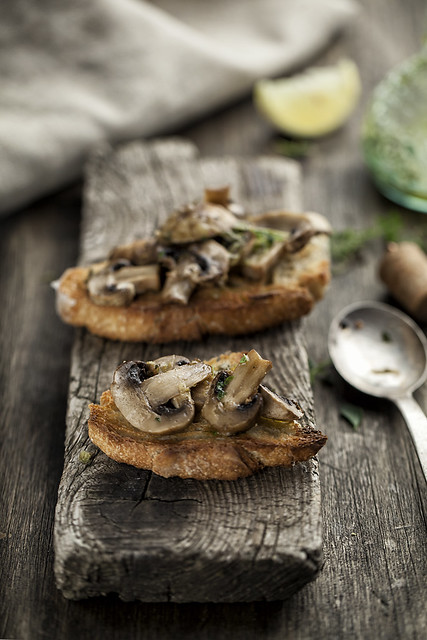 [238/366] Oven Baked Mushrooms With Lemon And Thyme