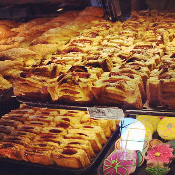 Guava and cream cheese pastries at Porto's #burbank