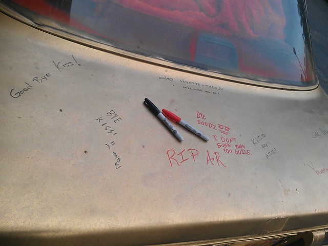 Messages written on the KISS-FM car