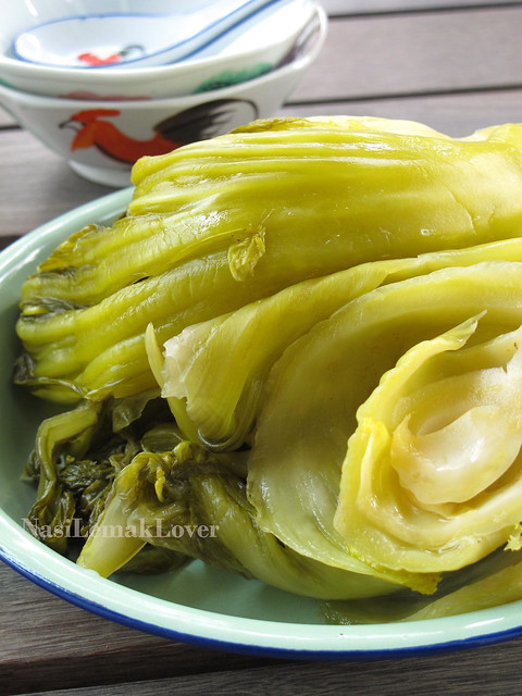 Kiam Chai / Hum Choy (Homemade Pickled Mustard Greens)