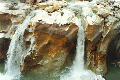 K Gangotri-waterfall1