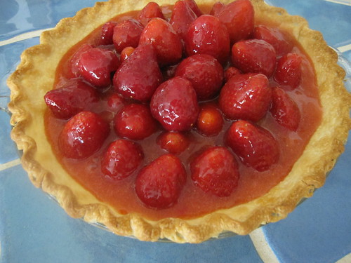 http://www.girlsgonechild.net/2012/08/treat-well-strawwwberry-pie.html