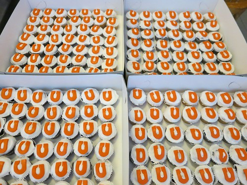 GCU cupcakes by CAKE Amsterdam - Cakes by ZOBOT