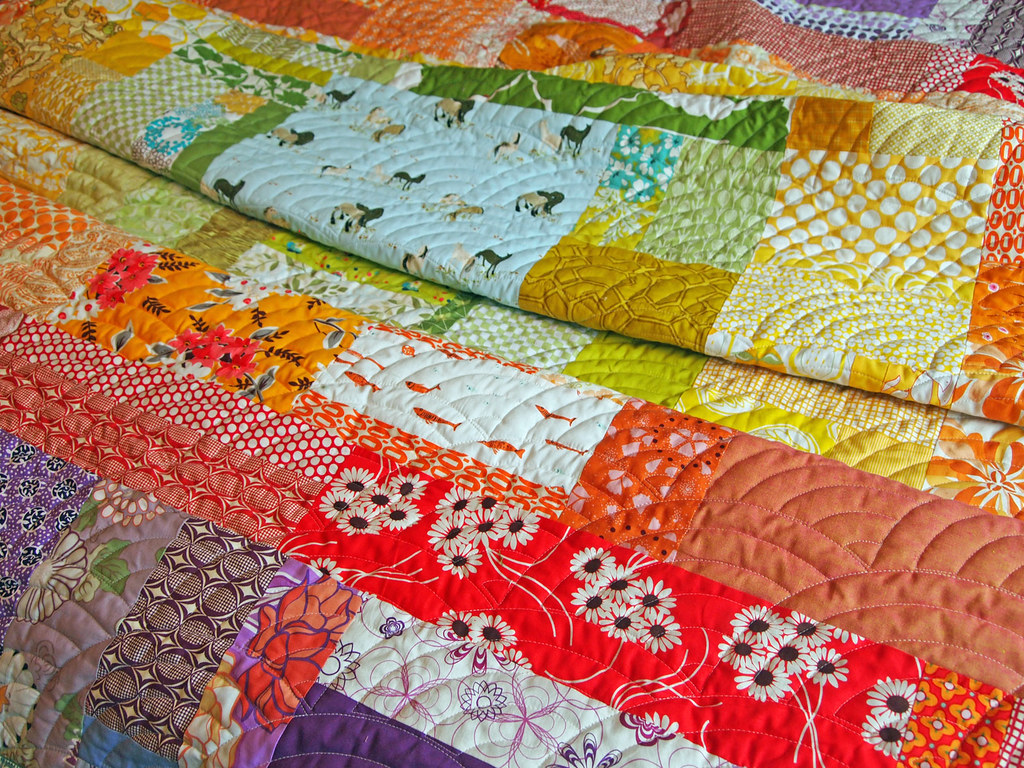 Claire's rainbow log cabin quilt 