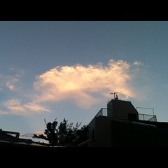 【写真】夕焼けその2。金色の雲。 Sunset no.2. Golden cloud. #夕焼け  #空 #雲 #sky #cloud #sunset