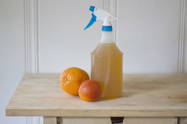 orange-vinegar cleaning spray