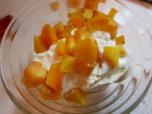 Homemade vanilla ice cream with peaches
