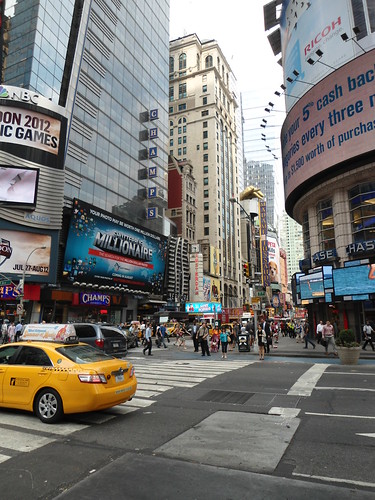 Times Square, Manhattan, New York 2012, USA - www.meEncantaViajar.com by javierdoren
