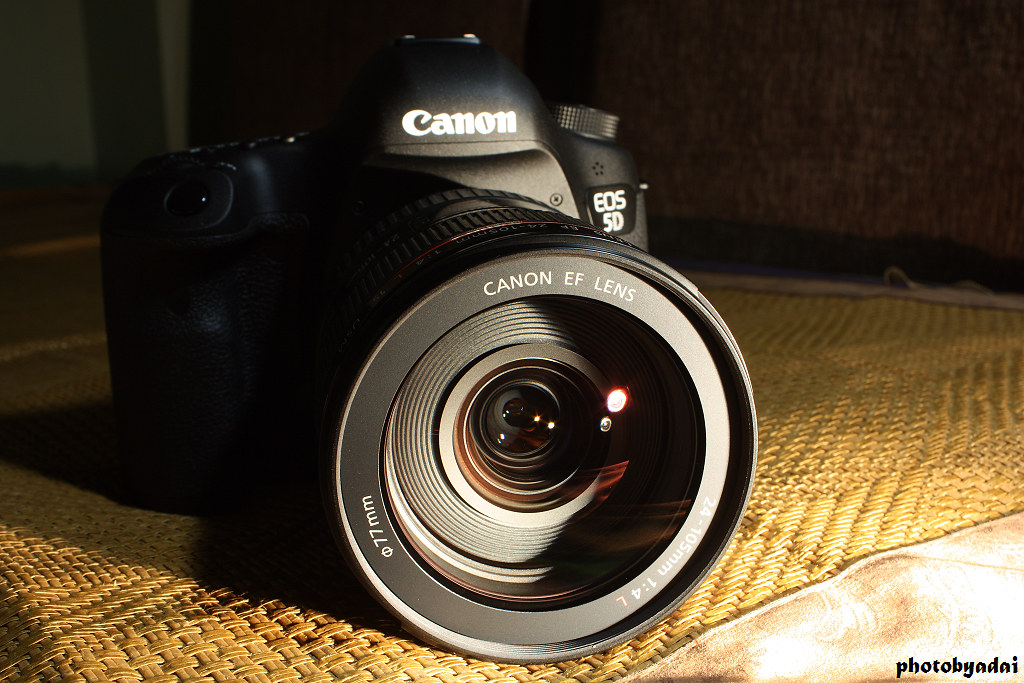 2012.7.23 Canon EOS 5D Mark III Unboxing 