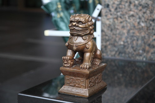 長榮鳳鳯酒店門口的石獅