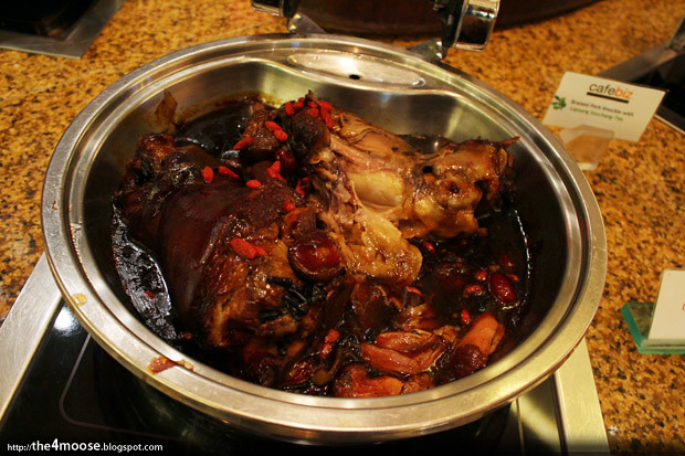 Cafebiz - Braised Pork Knuckle with Lapsang Souchong Tea