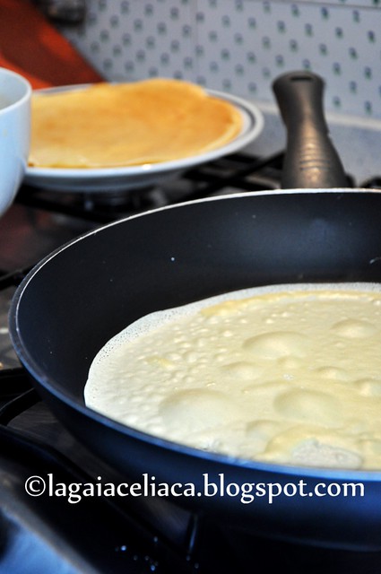 crepes -  the making of - la cottura
