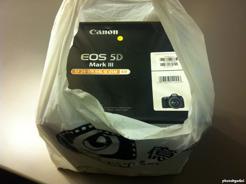2012.7.21 Canon EOS 5D Mark III +24-105mm L Unboxing 