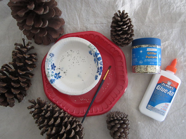 How to Make Glitter Pine Cones