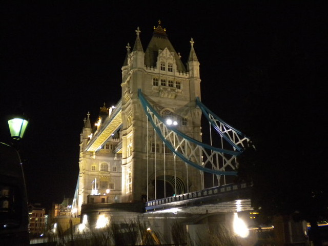 Tower Bridge de noche