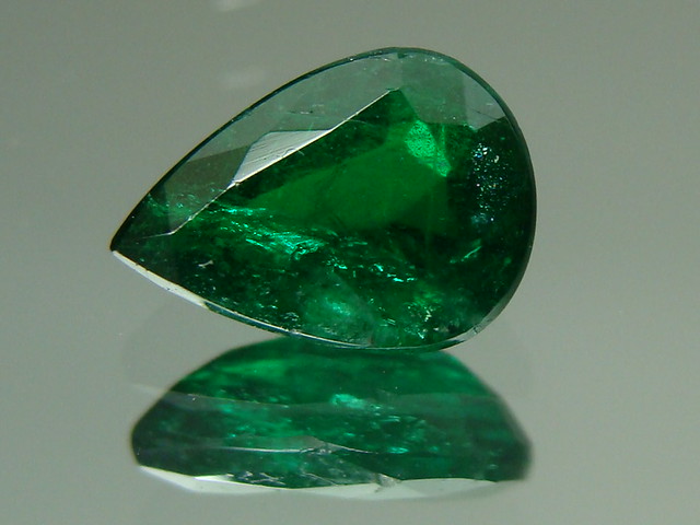 Top notch emerald 7x5mm