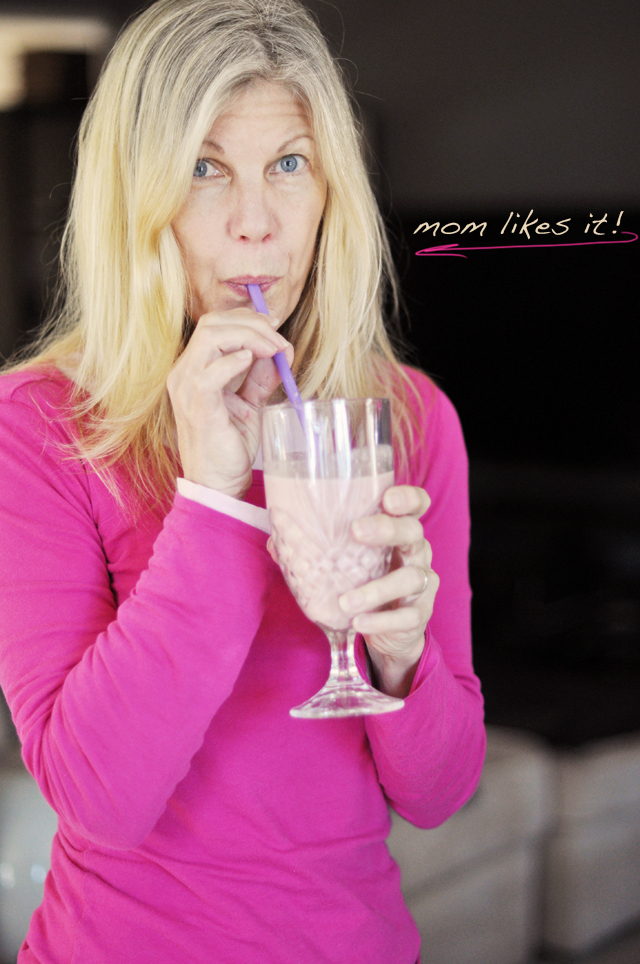 mom drinking a smoothie-