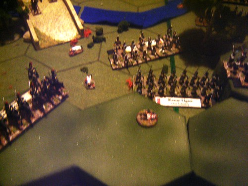 Portuguese force their way across the bridge