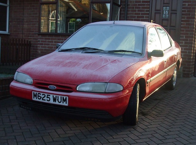 Very smart Mk1 Mondeo Not many about in this condition anymore