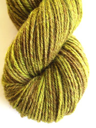 34oz variegated BFL dyed with color Key Lime, total of 1,327yds-worsted weight yarn-chain plied