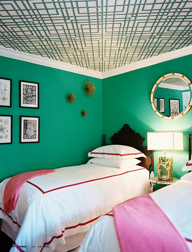 Bright green + pink bedroom: 'Kelly Green' by Benjamin Moore by xJavierx