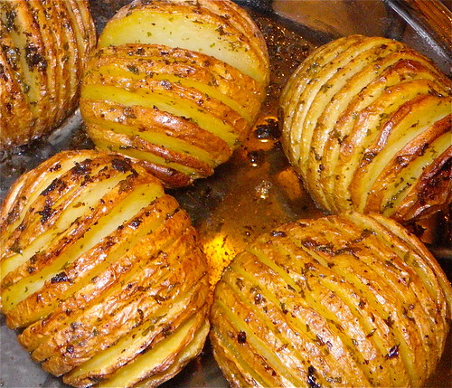 Hasselback Potatoes by annbumbly