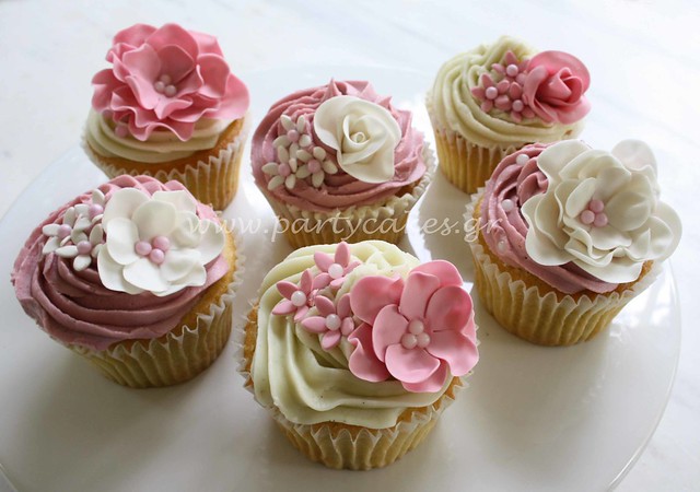Flower cupcakes for a wedding