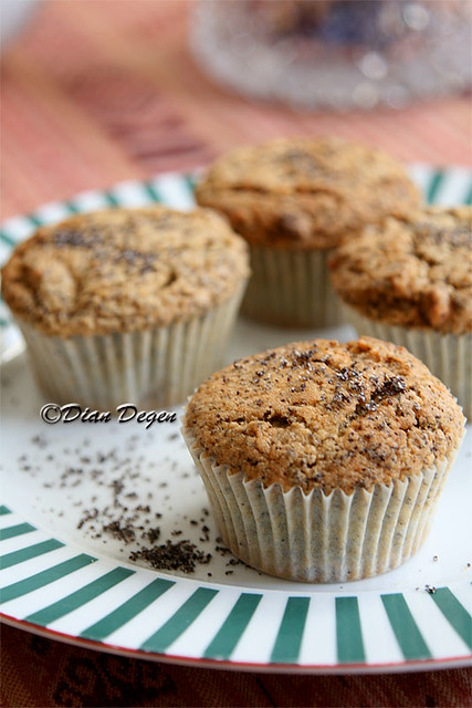 IMG_2077- poppy-seed-muffin