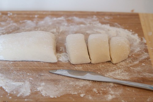 Cutting dough into portions