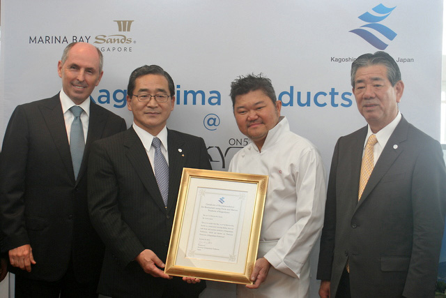 Chef Justin Quek receiving his Certification of Recommendation from Kagoshima Governor Yuichiro Ito