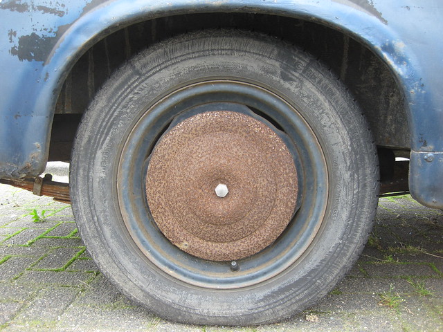 PEUGEOT 403 U5 Break 1958 well maintained hubcap