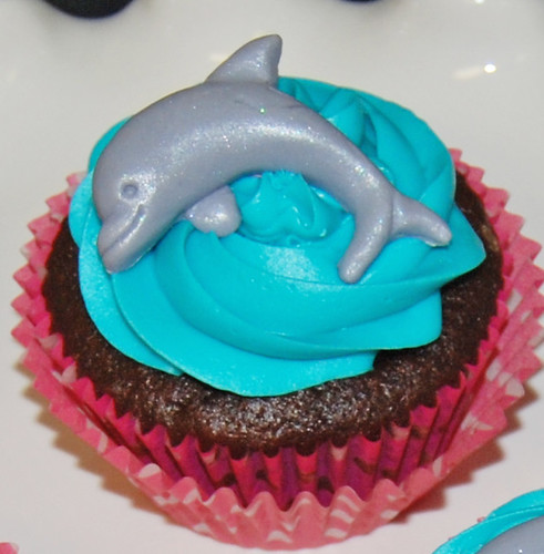 dolphin cupcake