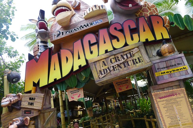 Universal Studios Singapore: Cute Madagascar!