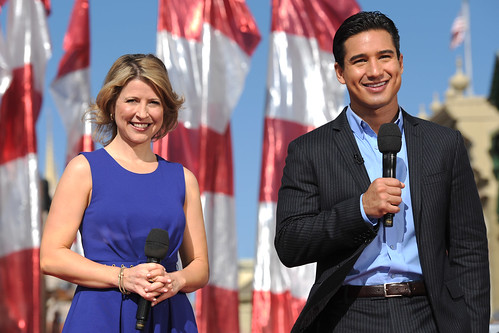 MARIO LOPEZ AND SAMANTHA BROWN STAR IN DISNEY PARKS CHRISTMAS DAY PARADE TV SPECIAL
