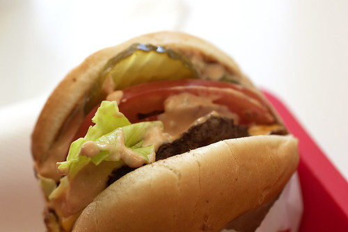 burger @ in-n-out
